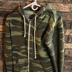 Camaflage jogging suit